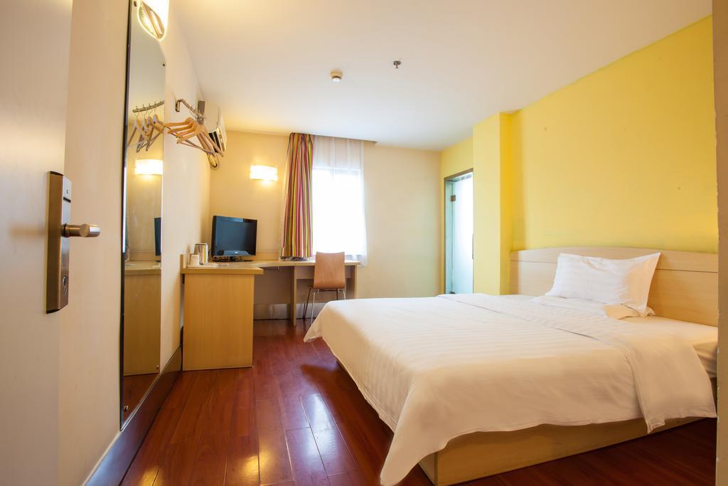 7Days Inn Guangzhou Nonglinxia Road Ouzhuang Subway Station Стая снимка